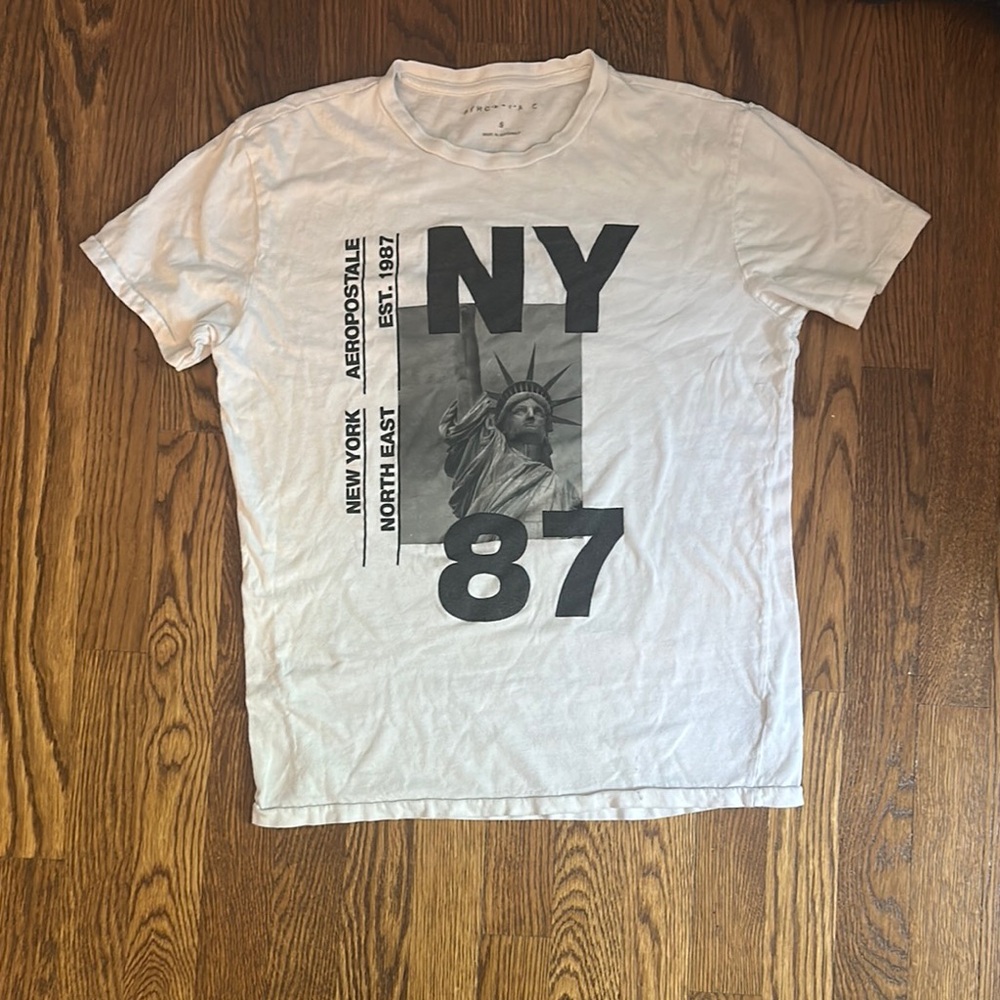 Aeropostale White Short Sleeve Tee with NY Graphic